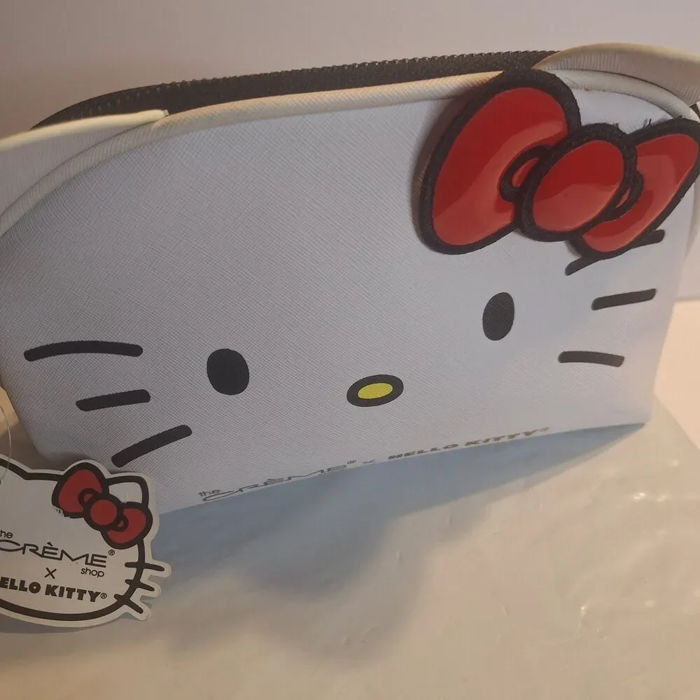 New With Tags Creme Shop X Hello Kitty Makeup Bag